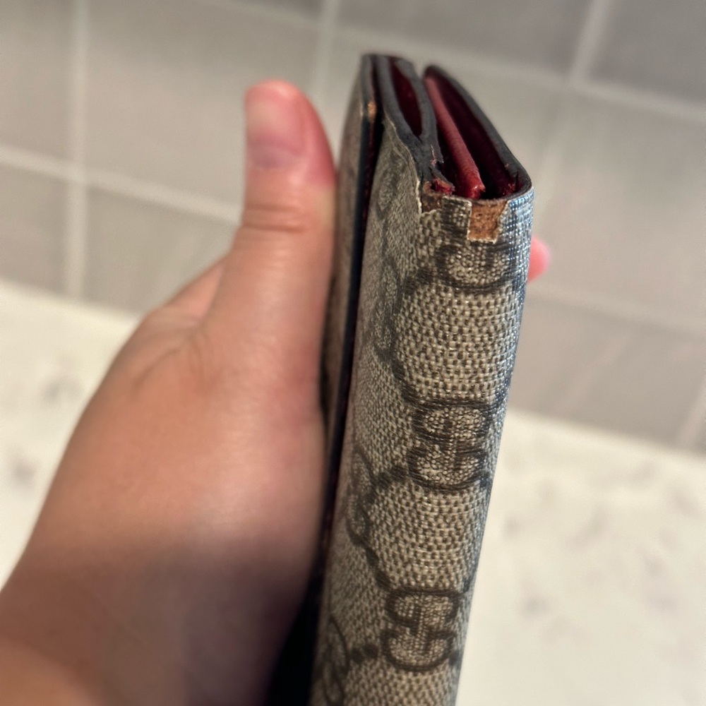 Authentic Gucci wallet - Picture 3 of 11